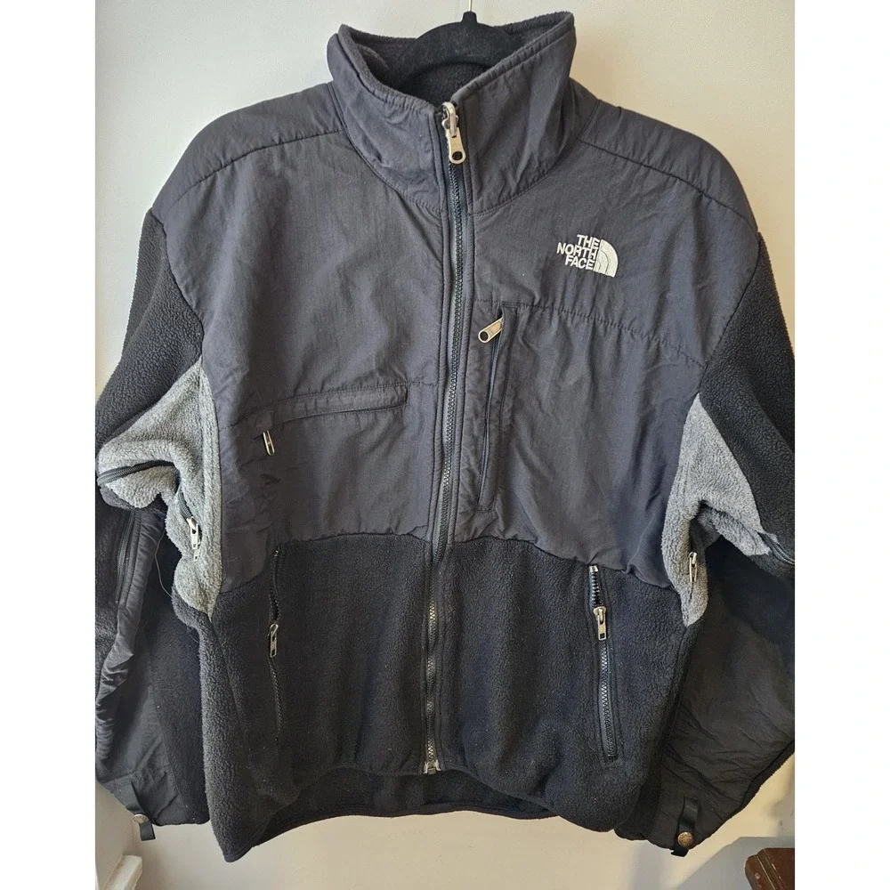 The North Face Vintage Men's Medium Denali Black Fleece Full Zip Jacket Coat
